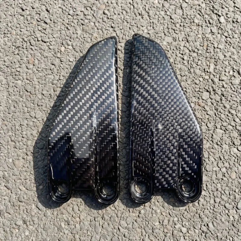 3K Dry Carbon fiber motorcycle footrest guard plate For KTM Duke 250 /390 Motorcycle 390 DUKE 2018-2023
3K Dry Carbon fiber motorcycle footrest guard plate For KTM Duke 250 /390 Motorcycle 390 DUKE 2018-2023