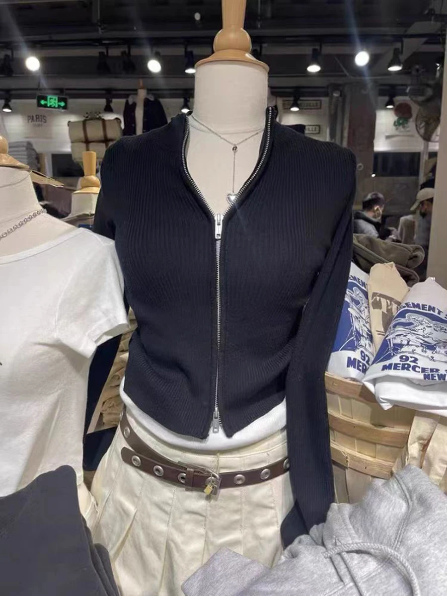 Solid Slim Sexy Knitted Cardigan Sweater Woman Double Zippers Long Sleeve Crop Top Spring Vintage Simple Y2k Sweater Tops Chic
Solid Slim Sexy Knitted Cardigan Sweater Woman Double Zippers Long Sleeve Crop Top Spring Vintage Simple Y2k Sweater Tops Chic