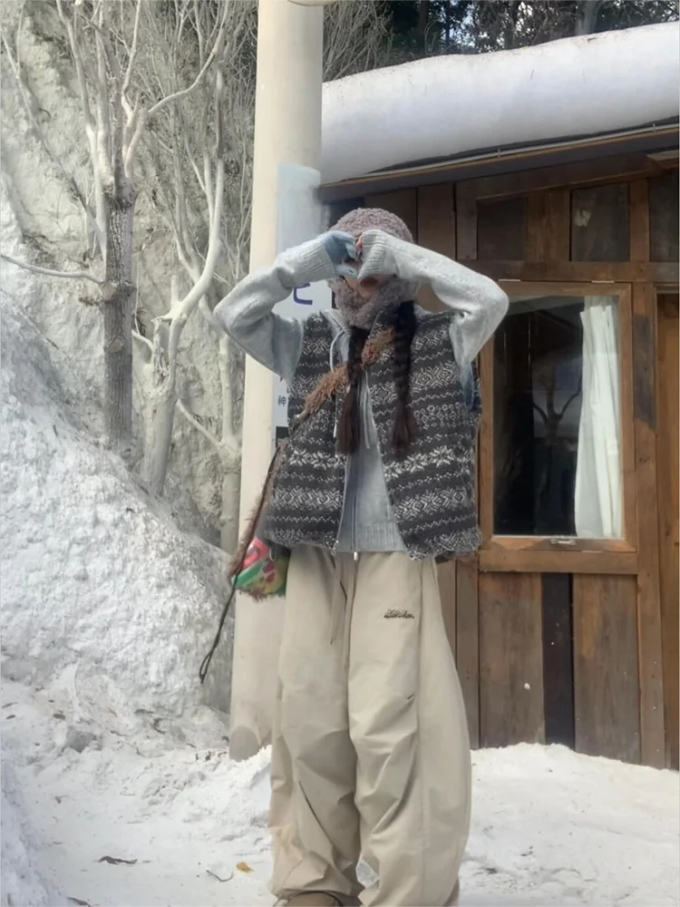 Lamb Fur Vest Jacket Women's Double-sided Wear Embroidered Hat Wide Leg Pants Three-piece Set Chic Casual Autumn Fashion
Lamb Fur Vest Jacket Women's Double-sided Wear Embroidered Hat Wide Leg Pants Three-piece Set Chic Casual Autumn Fashion