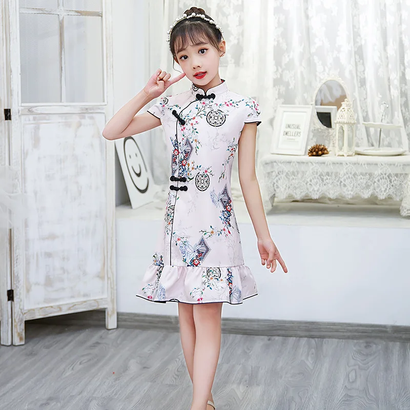 Summer Cotton Girls Short Sleeve Qipao Chinese Lovely Kids Perform Costumes Traditional Children Novelty Cheongsam
Summer Cotton Girls Short Sleeve Qipao Chinese Lovely Kids Perform Costumes Traditional Children Novelty Cheongsam