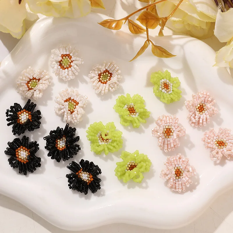 Shoe Charm 1 Piece Matte Daisy Flower Vibrant Artistic Youthful DIY Clogs Decor for Women Summer Clear Crystal Shoes
Shoe Charm 1 Piece Matte Daisy Flower Vibrant Artistic Youthful DIY Clogs Decor for Women Summer Clear Crystal Shoes