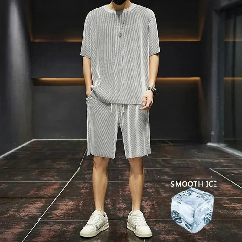 Men's Sports Suit New Korean High Street Fashion T-shirt Shorts Ice Silk Summer Set Men Retro Neck Clothes Men 5XL Large
Men's Sports Suit New Korean High Street Fashion T-shirt Shorts Ice Silk Summer Set Men Retro Neck Clothes Men 5XL Large