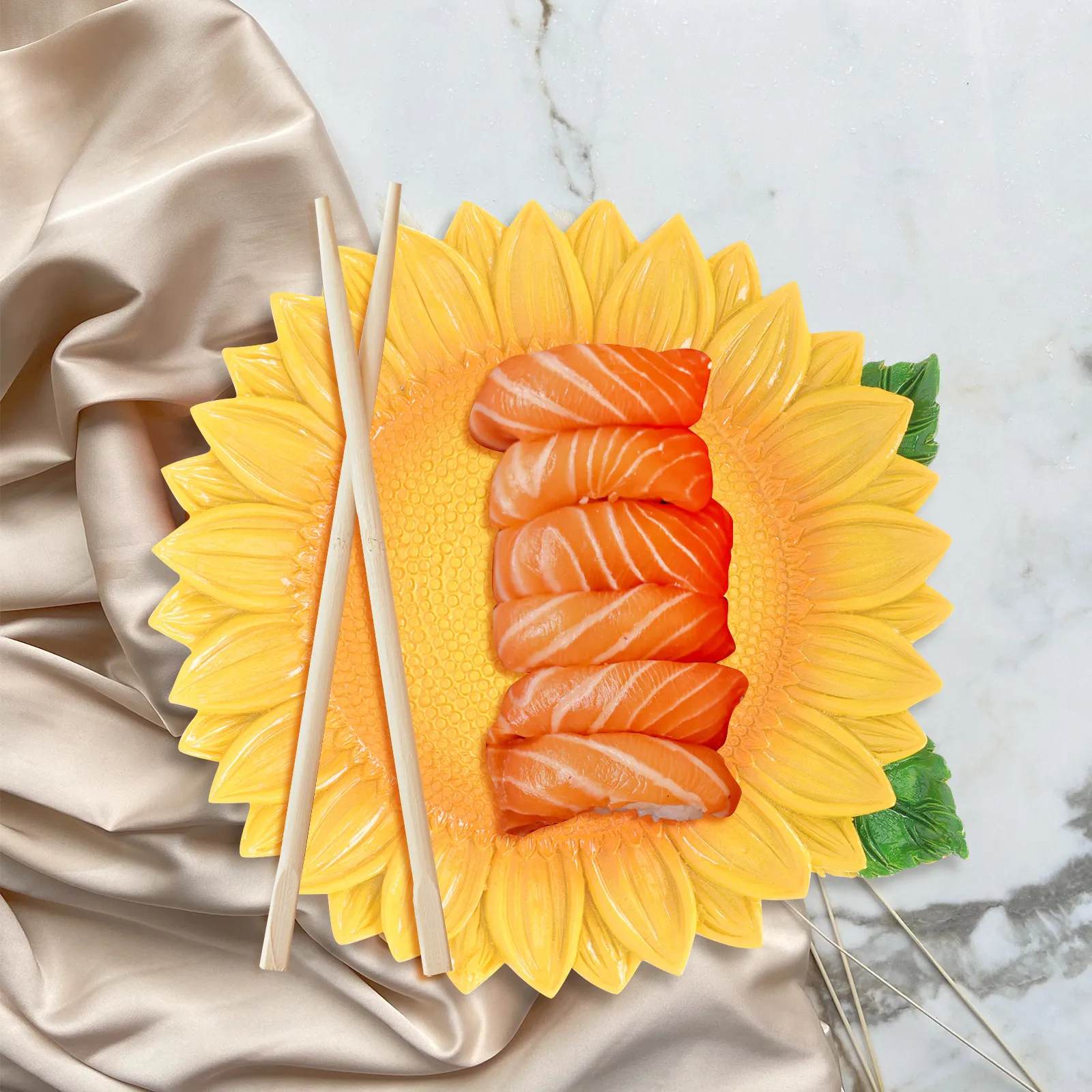 Sunflower Shape Jewelry Display Tray Elegant Dessert Serving Plate for Home Decoration Snack Fruit Candy Appetizer Tray
Sunflower Shape Jewelry Display Tray Elegant Dessert Serving Plate for Home Decoration Snack Fruit Candy Appetizer Tray