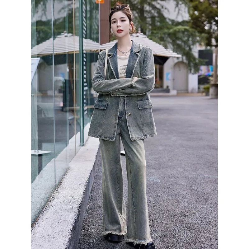 Джинсовый комплект в стиле ретро, женский весенне-осенний новый костюм из двух предметов, куртка, широкие брюки, модная женская одежда с кисточками
Джинсовый комплект в стиле ретро, женский весенне-осенний новый костюм из двух предметов, куртка, широкие брюки, модная женская одежда с кисточками