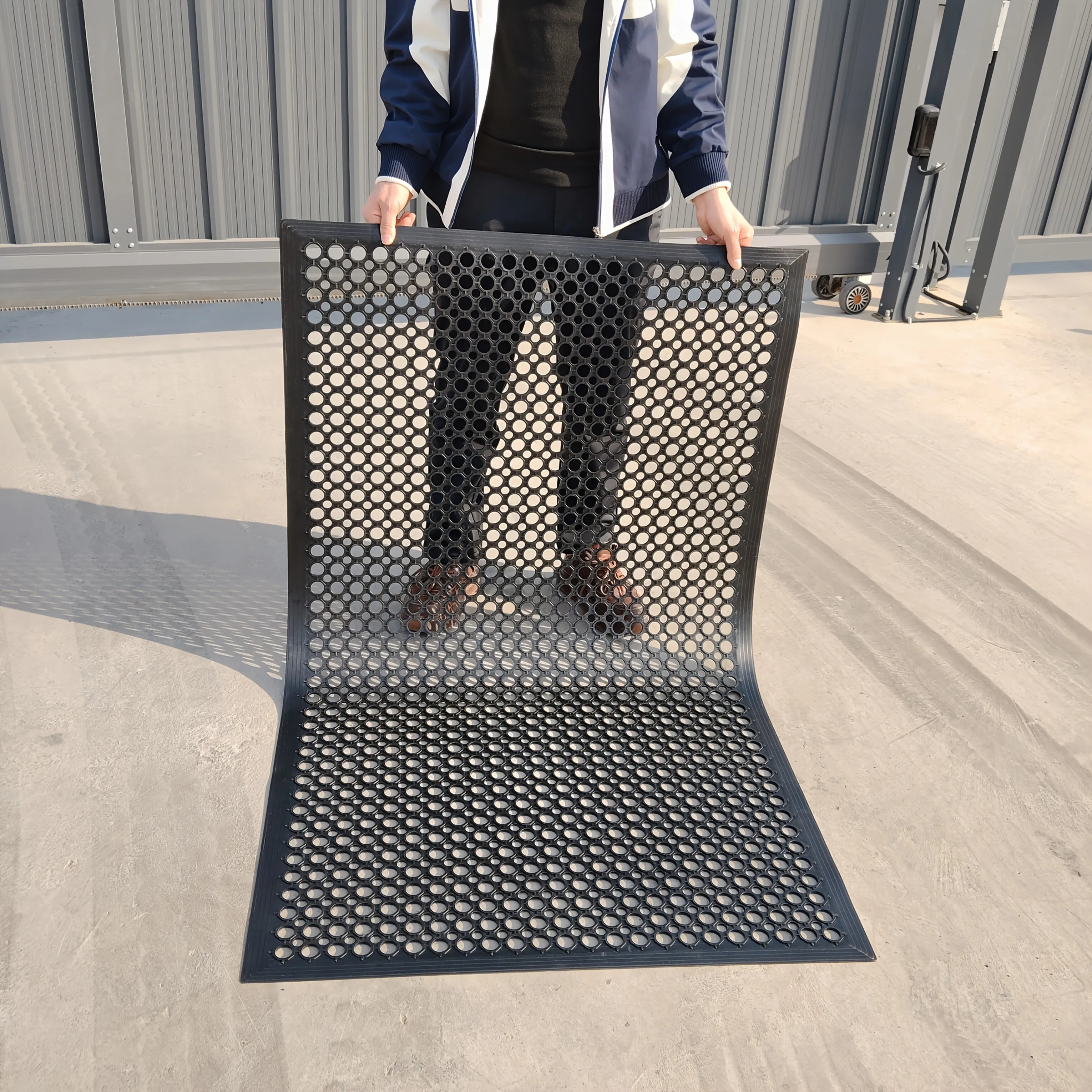 Heavy-duty Commercial Rubber Floor Mats, Suitable for Bathrooms, Kitchens, Dining Areas, and Industrial Entrances—
Heavy-duty Commercial Rubber Floor Mats, Suitable for Bathrooms, Kitchens, Dining Areas, and Industrial Entrances—