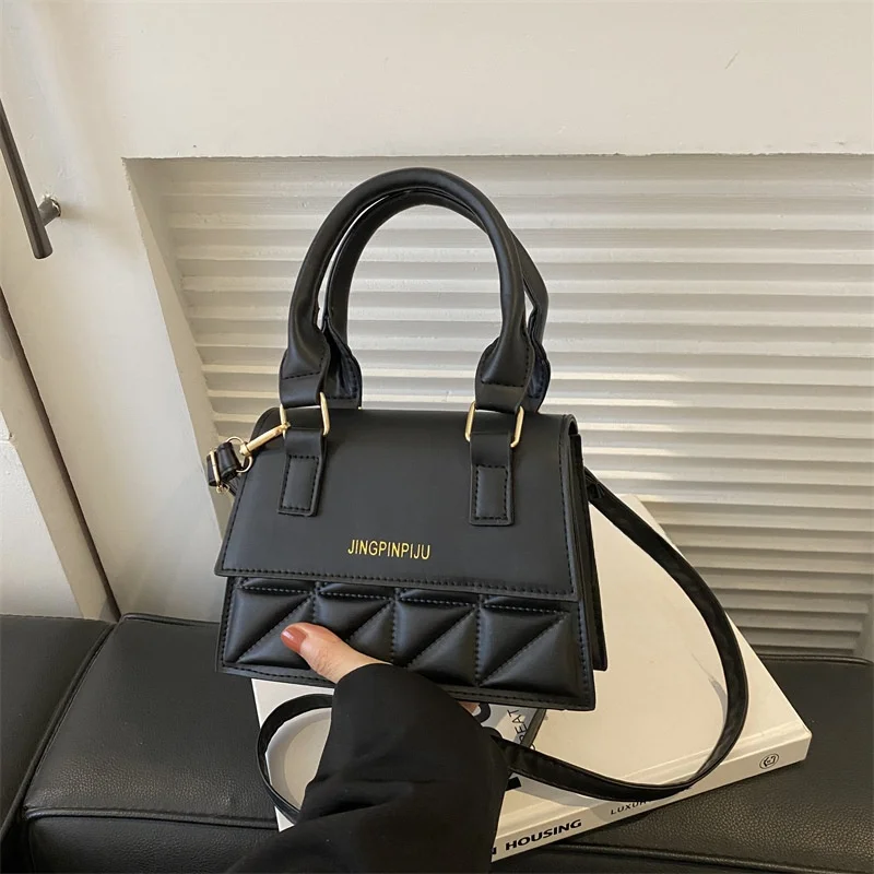 Ele Small Crossbody Bag for Women High Quali Leather 2024 New Sle Outdoors Luxury Feelings Autumn Winter Faion
Ele Small Crossbody Bag for Women High Quali Leather 2024 New Sle Outdoors Luxury Feelings Autumn Winter Faion