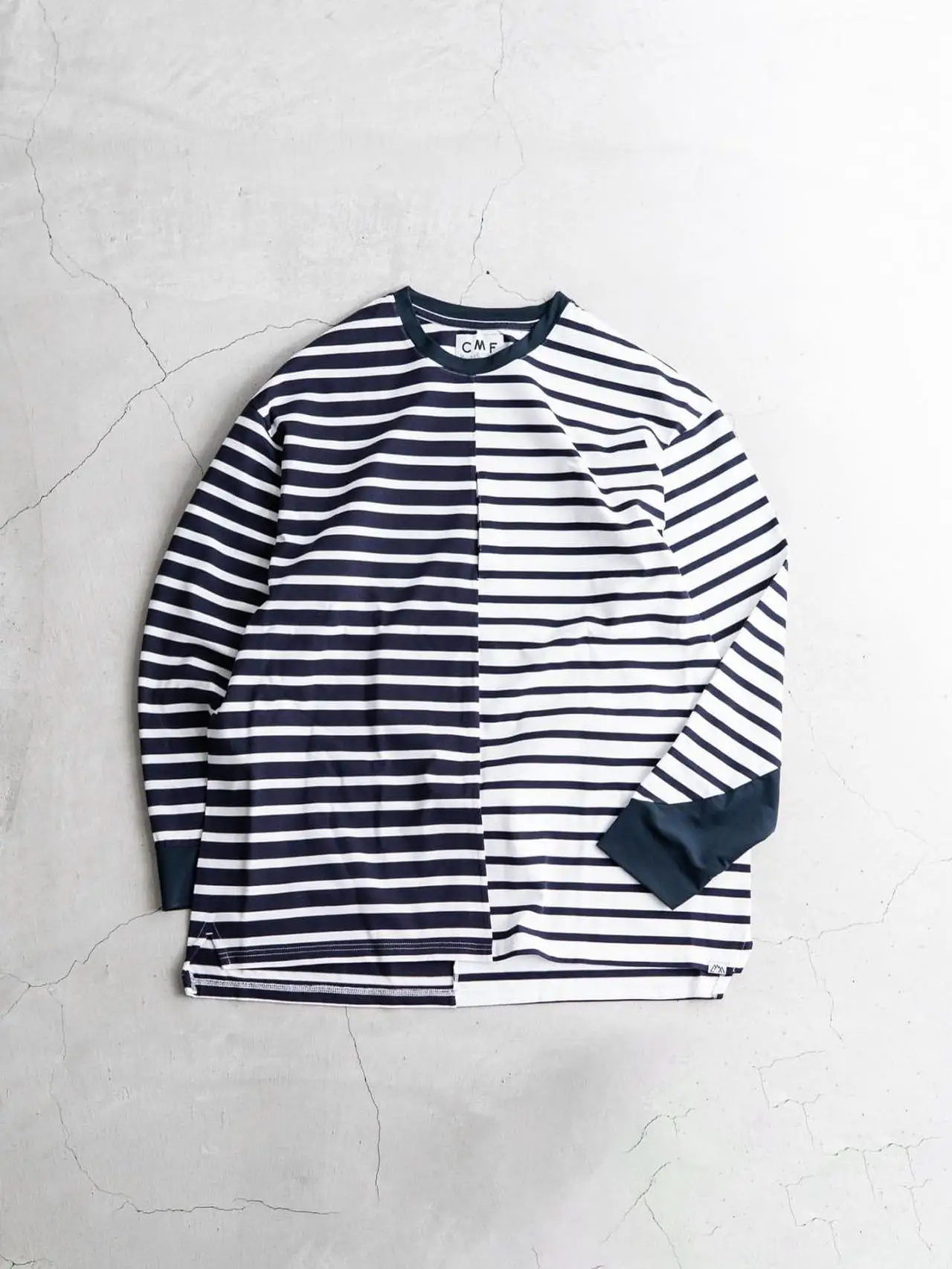 CMF 24SS OUTDOOR Functional patchwork striped loose long-sleeved T-shirt
CMF 24SS OUTDOOR Functional patchwork striped loose long-sleeved T-shirt