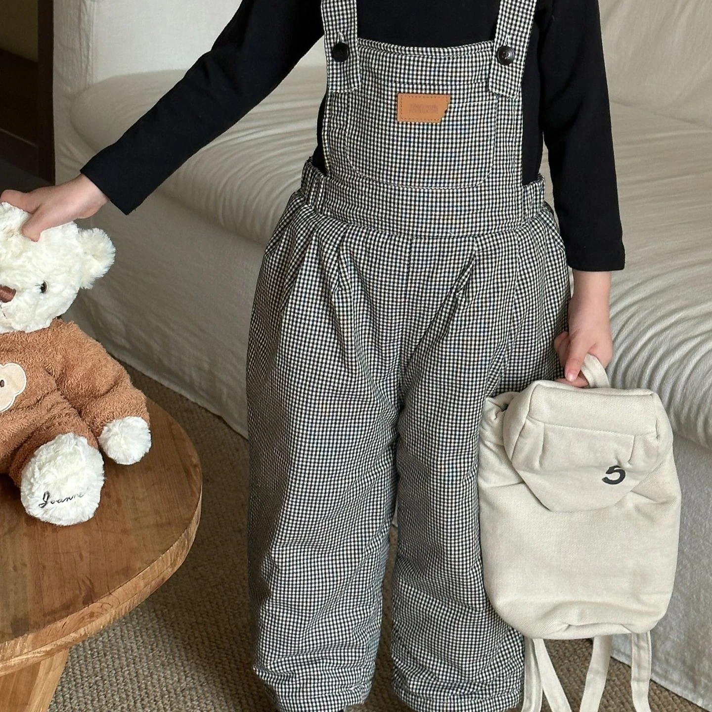 Pants 2025 Autumn and Winter New Childrens Clothing Korean Boys and Girls Fashion Loose Casual Clip Cotton Plaid Strap Pants
Pants 2025 Autumn and Winter New Childrens Clothing Korean Boys and Girls Fashion Loose Casual Clip Cotton Plaid Strap Pants