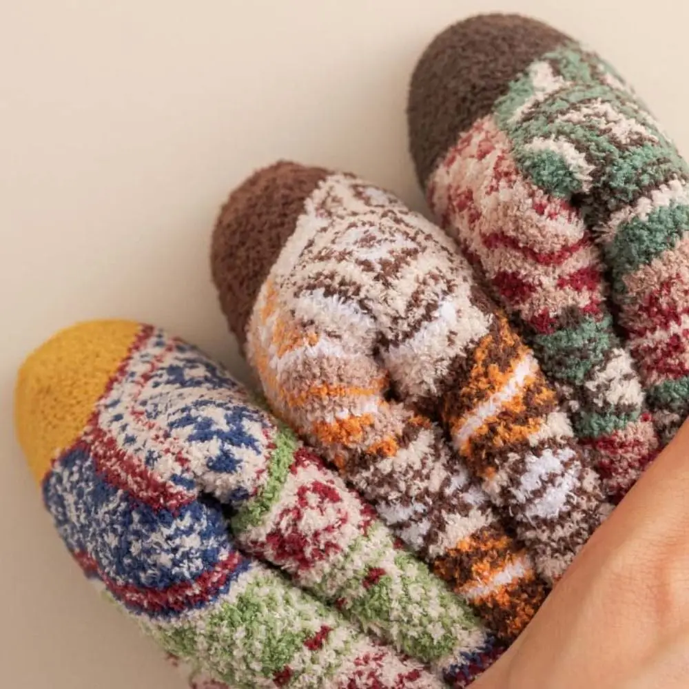 Мягкие толстые термоноски с противоскользящим покрытием в этническом стиле, теплые флисовые носки средней длины для сна, зимние, мужские и женские
Мягкие толстые термоноски с противоскользящим покрытием в этническом стиле, теплые флисовые носки средней длины для сна, зимние, мужские и женские