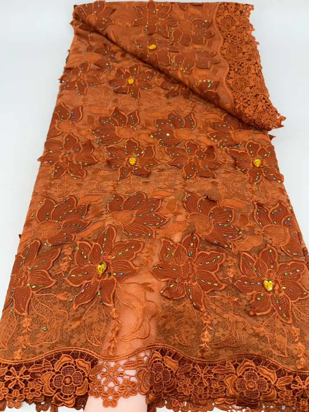 African Beaded Jewelry Floral Lace Fabric 2026 High-Quality Nigerian Sequined Embroidered Lace Fabric Wedding Party Dress
African Beaded Jewelry Floral Lace Fabric 2026 High-Quality Nigerian Sequined Embroidered Lace Fabric Wedding Party Dress