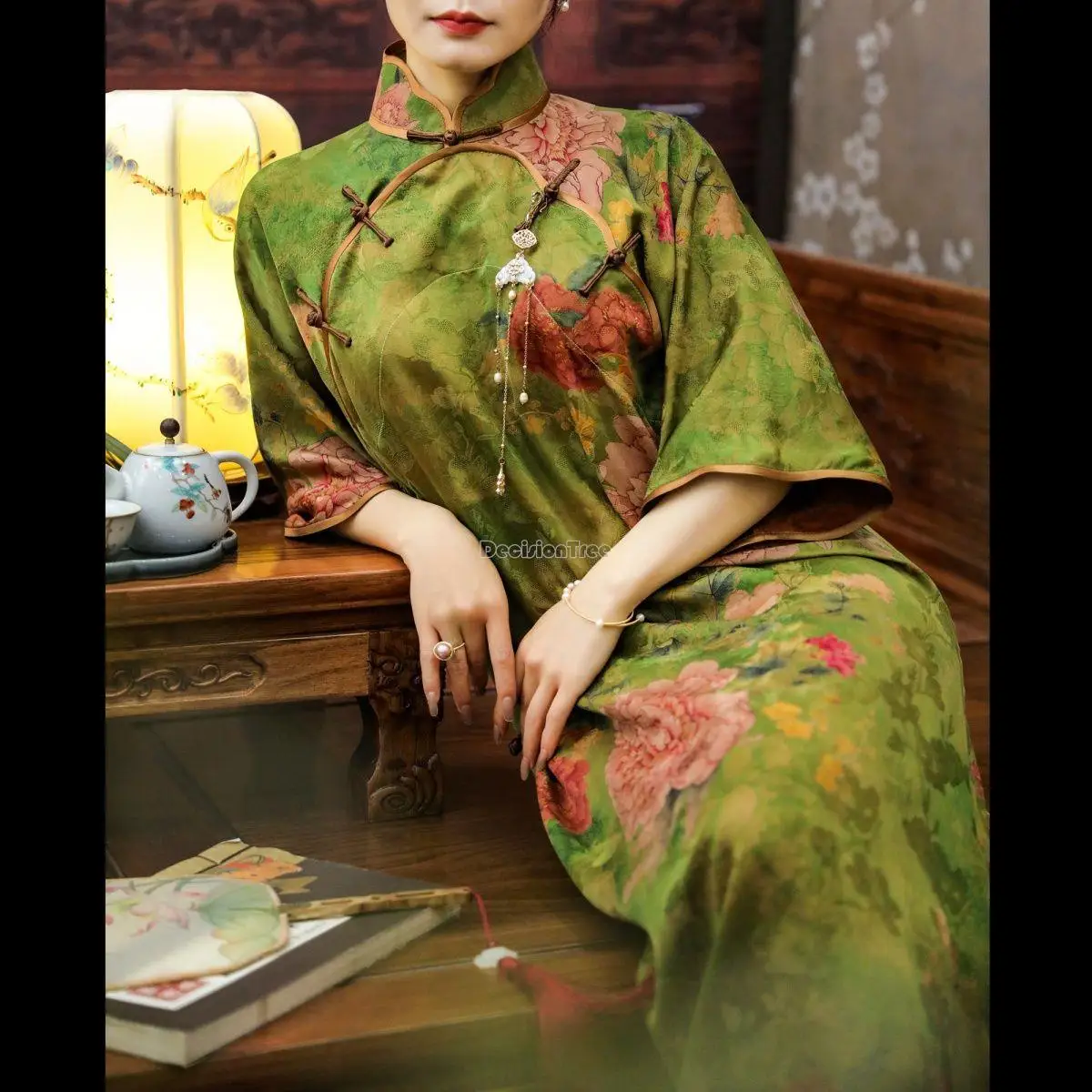 2024 Chinese style oriental dress cheongsam dress lady cheongsam women national style elegant party festival qipao dress a786
2024 Chinese style oriental dress cheongsam dress lady cheongsam women national style elegant party festival qipao dress a786