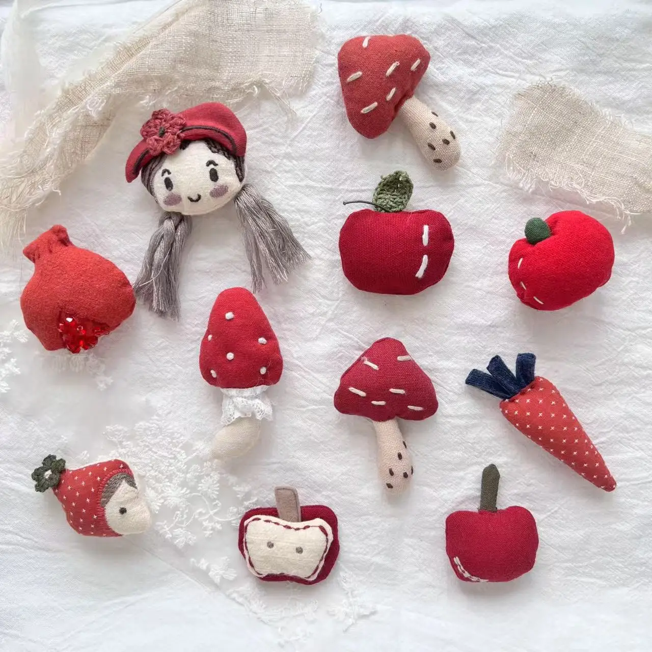 Cotton Filled Fabric Brooch Cute Cartoon Mushroom Carrot Forest Fresh Design for DIY Girl Clothing Bag Decoration
Cotton Filled Fabric Brooch Cute Cartoon Mushroom Carrot Forest Fresh Design for DIY Girl Clothing Bag Decoration
