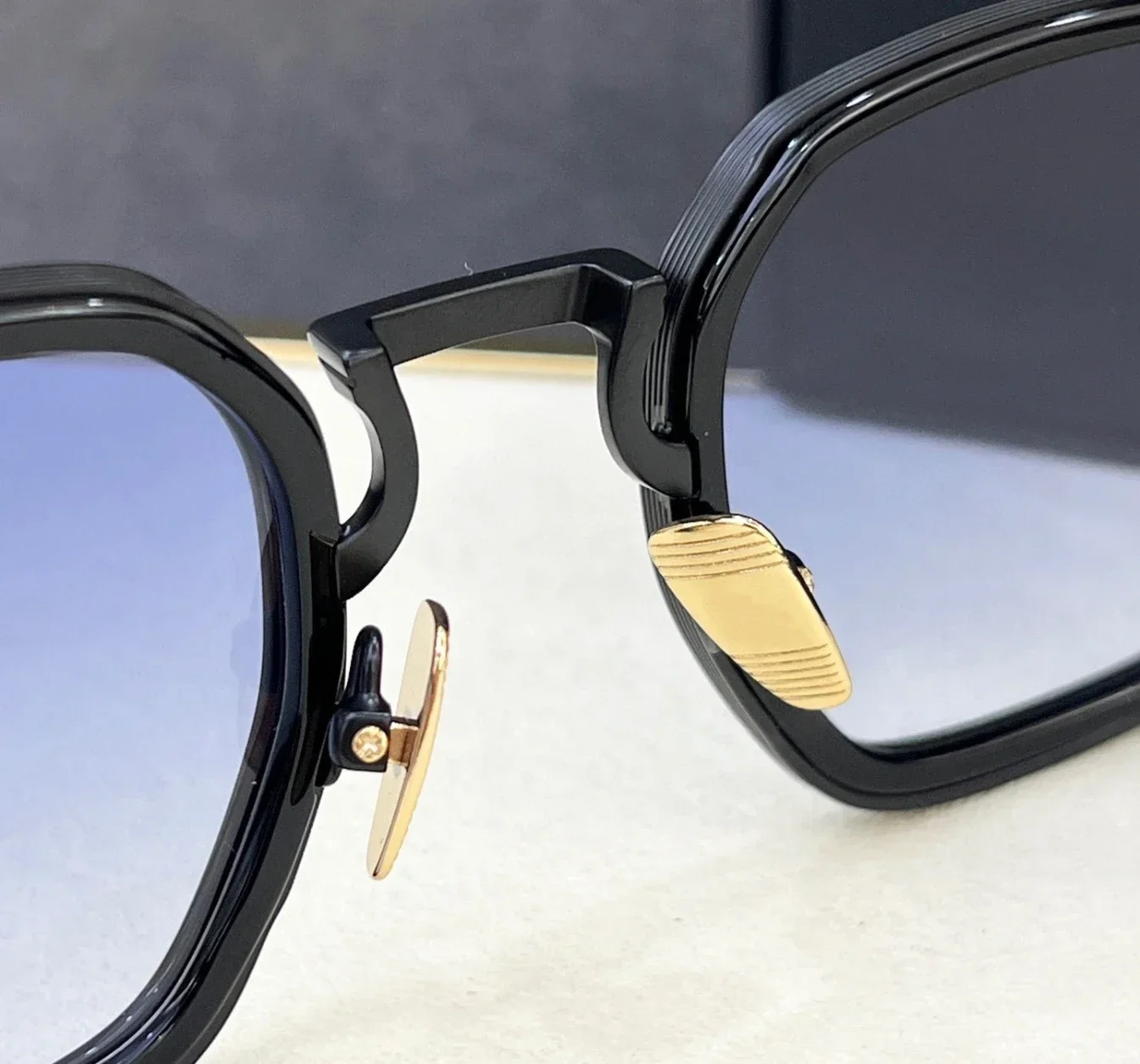Original Designer and American Fashion Sunglasses JOH Niche Trendy Brand New Metal Box European Stars with The Same Sunglasses
Original Designer and American Fashion Sunglasses JOH Niche Trendy Brand New Metal Box European Stars with The Same Sunglasses