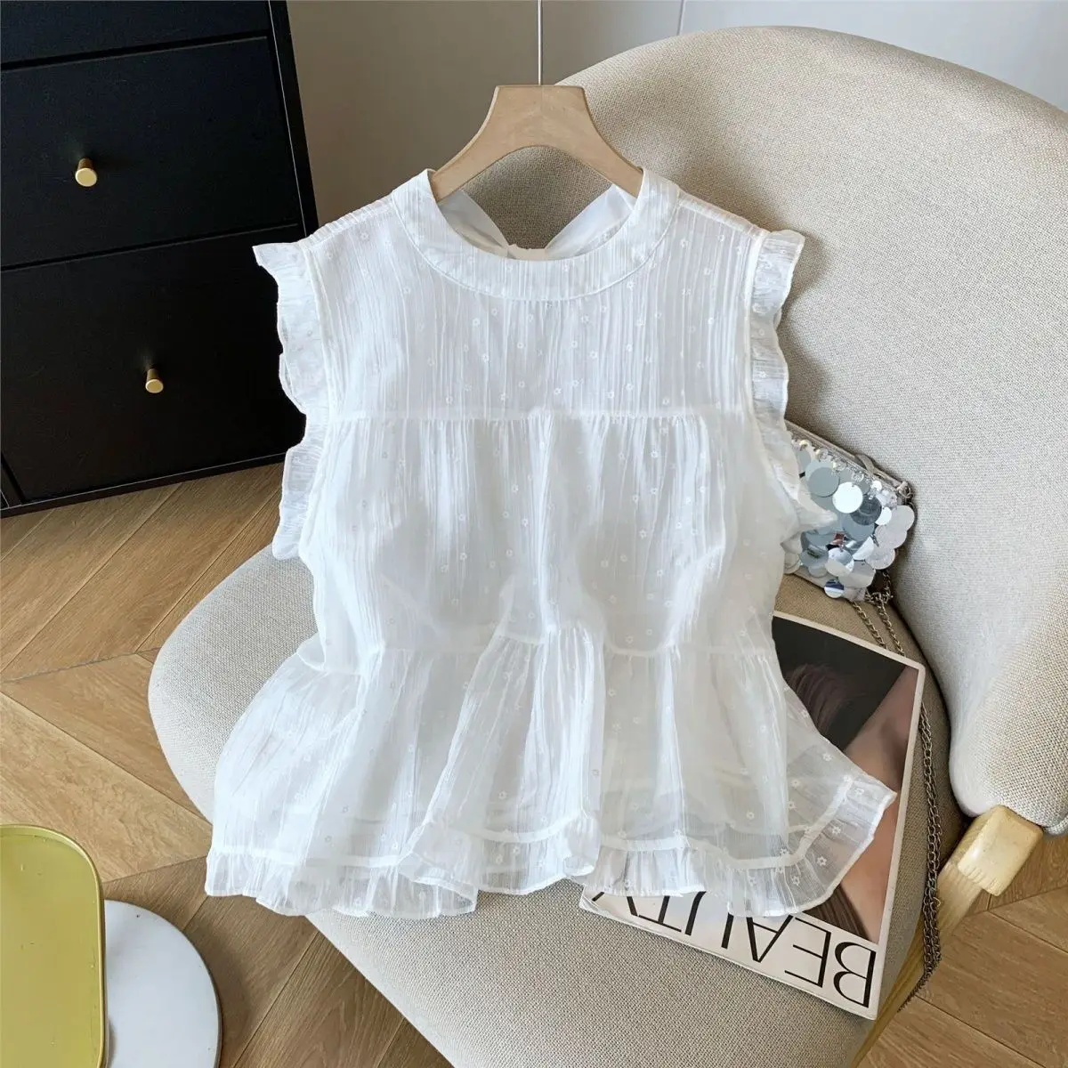 Летний женский топ с кружевной отделкой в горошек, модный тонкий топ, очаровательный жилет, дышащий, приятный для кожи
Летний женский топ с кружевной отделкой в горошек, модный тонкий топ, очаровательный жилет, дышащий, приятный для кожи