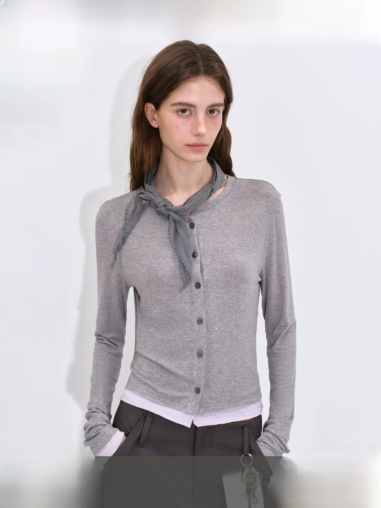 Fano Short Sleeveless Women's Slim Fit Knitted Top Long Sleeve Contrast Color Button Design round Neck Regular Thickness
Fano Short Sleeveless Women's Slim Fit Knitted Top Long Sleeve Contrast Color Button Design round Neck Regular Thickness