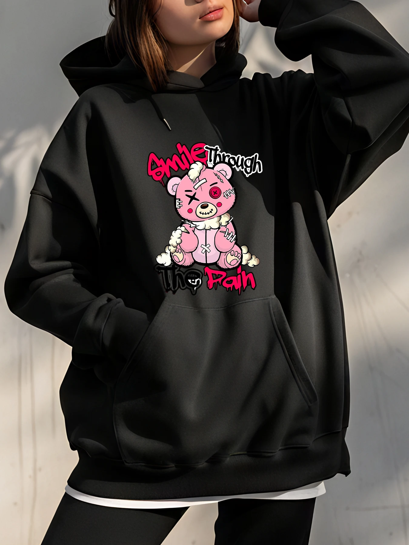Толстовка с капюшоном Smile Through The Pain, розовый медведь, графический принт, унисекс, повседневная уличная одежда, модная толстовка для женщин и мужчин
Толстовка с капюшоном Smile Through The Pain, розовый медведь, графический принт, унисекс, повседневная уличная одежда, модная толстовка для женщин и мужчин