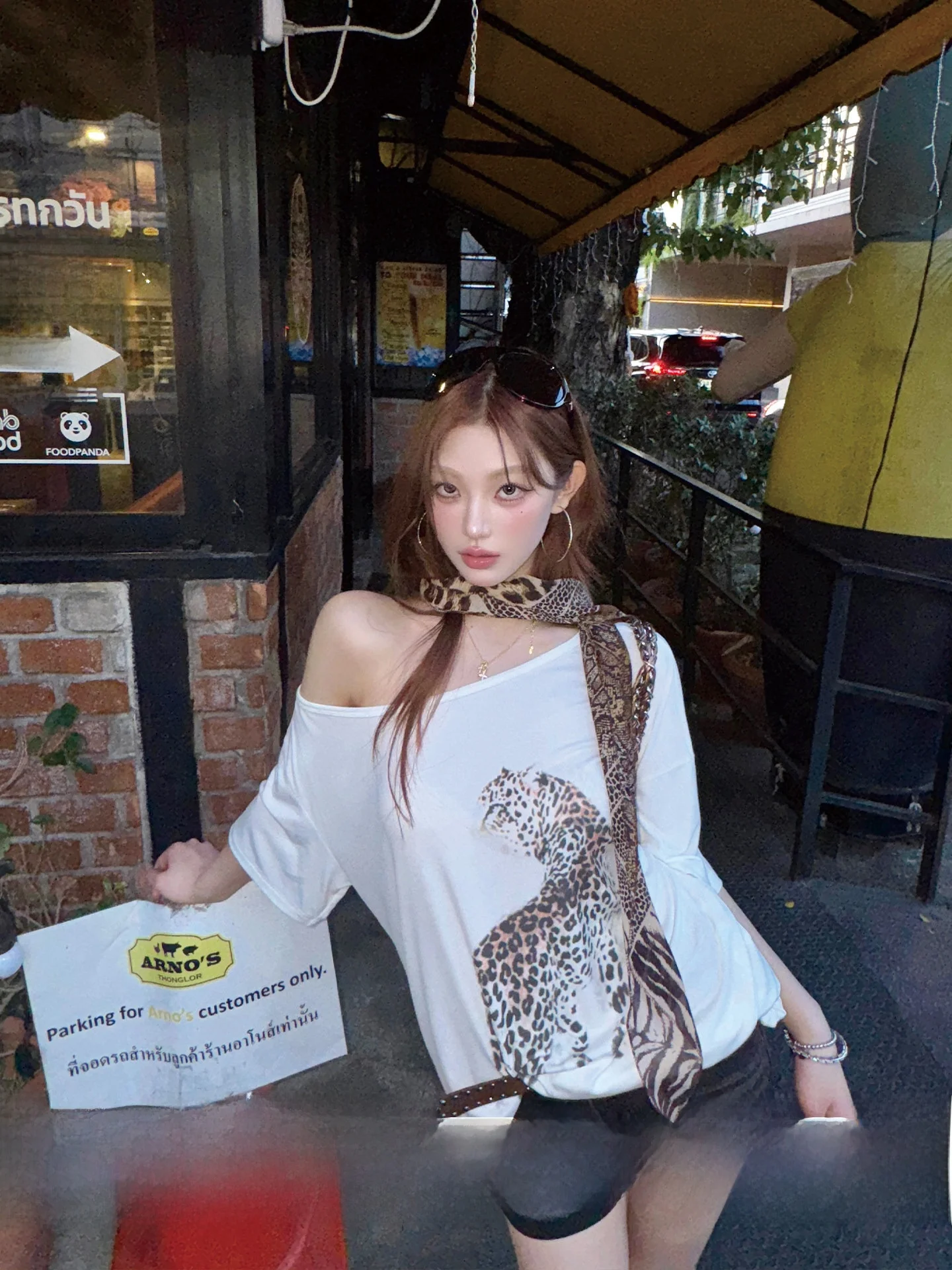 Early Spring Casual Style Lazy Shoulder Leopard Print White Short Sleeve T-Shirt Women's Loose Fit Comfortable Cotton Tee
Early Spring Casual Style Lazy Shoulder Leopard Print White Short Sleeve T-Shirt Women's Loose Fit Comfortable Cotton Tee