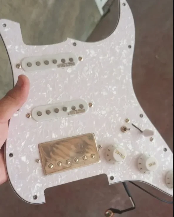 Wilkinson предварительно смонтированный звукосниматель для накладки с одной катушкой, хамбакер SSH, 7-позиционный тип, полностью загруженный гитарный звукосниматель
Wilkinson предварительно смонтированный звукосниматель для накладки с одной катушкой, хамбакер SSH, 7-позиционный тип, полностью загруженный гитарный звукосниматель