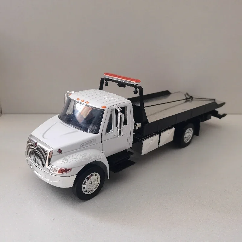 Jada 1:24 IWC truck trailer board truck Alloy Car Diecasts & Toy Vehicles Car Model Miniature Scale Model Car For Children
Jada 1:24 IWC truck trailer board truck Alloy Car Diecasts & Toy Vehicles Car Model Miniature Scale Model Car For Children