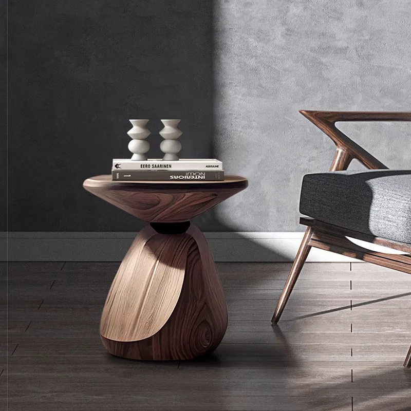 Middle Ages-style Designer Creative Small Coffee Table, Beside The Sofa in The Living Room, To Save Space and As A Bedside Table
Middle Ages-style Designer Creative Small Coffee Table, Beside The Sofa in The Living Room, To Save Space and As A Bedside Table