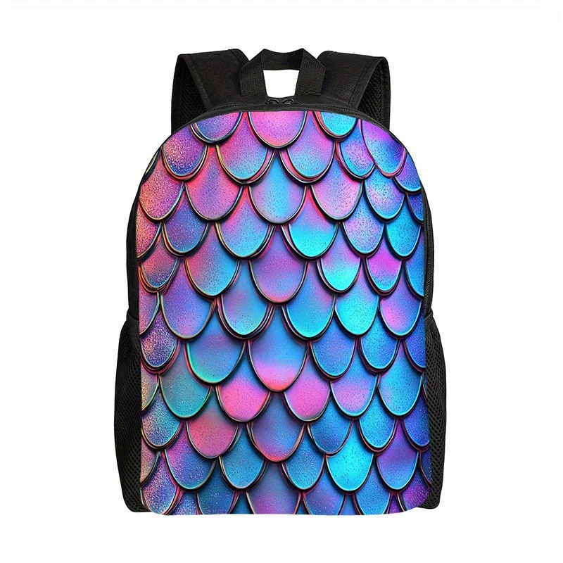 Рюкзак с плоской 2D-печатью и дизайном в виде радужных рыбьих чешуек, оснащенный регулируемыми лямками и застежкой-молнией.
Рюкзак с плоской 2D-печатью и дизайном в виде радужных рыбьих чешуек, оснащенный регулируемыми лямками и застежкой-молнией.