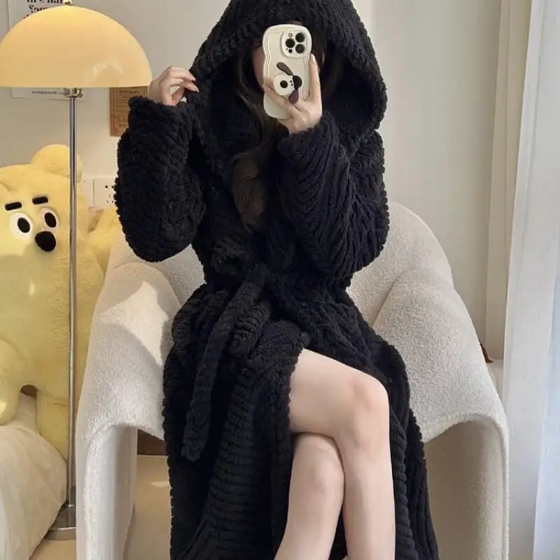 Женский халат из кораллового флиса для осени и зимы, длинный плюшевый утепленный халат, теплый фланелевый домашний халат для сна
Женский халат из кораллового флиса для осени и зимы, длинный плюшевый утепленный халат, теплый фланелевый домашний халат для сна