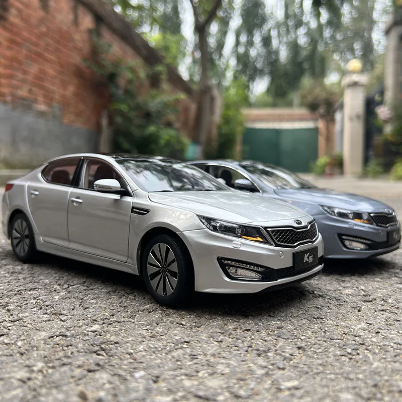 Оригинальная модель 1:18, Китай Kia K5 Optima 2011, краска с дефектом, модель автомобиля из сплава для дисплея, подарка и коллекции
Оригинальная модель 1:18, Китай Kia K5 Optima 2011, краска с дефектом, модель автомобиля из сплава для дисплея, подарка и коллекции