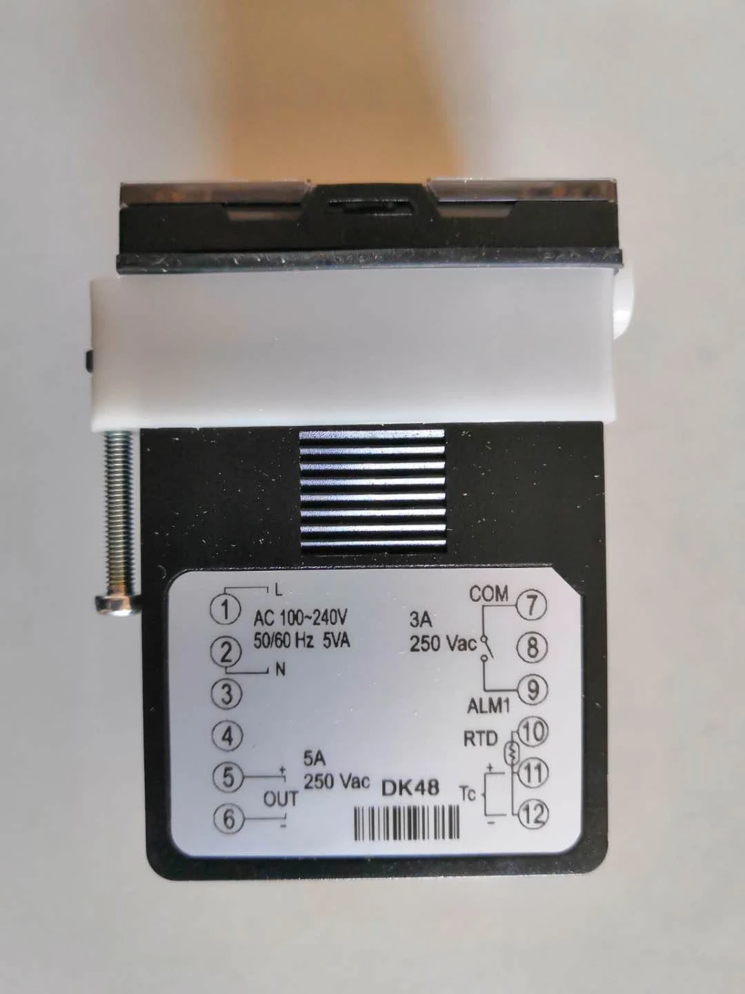 New genuine temperature controller, temperature gauge DTK4848C12 V12 R12 in stock
New genuine temperature controller, temperature gauge DTK4848C12 V12 R12 in stock