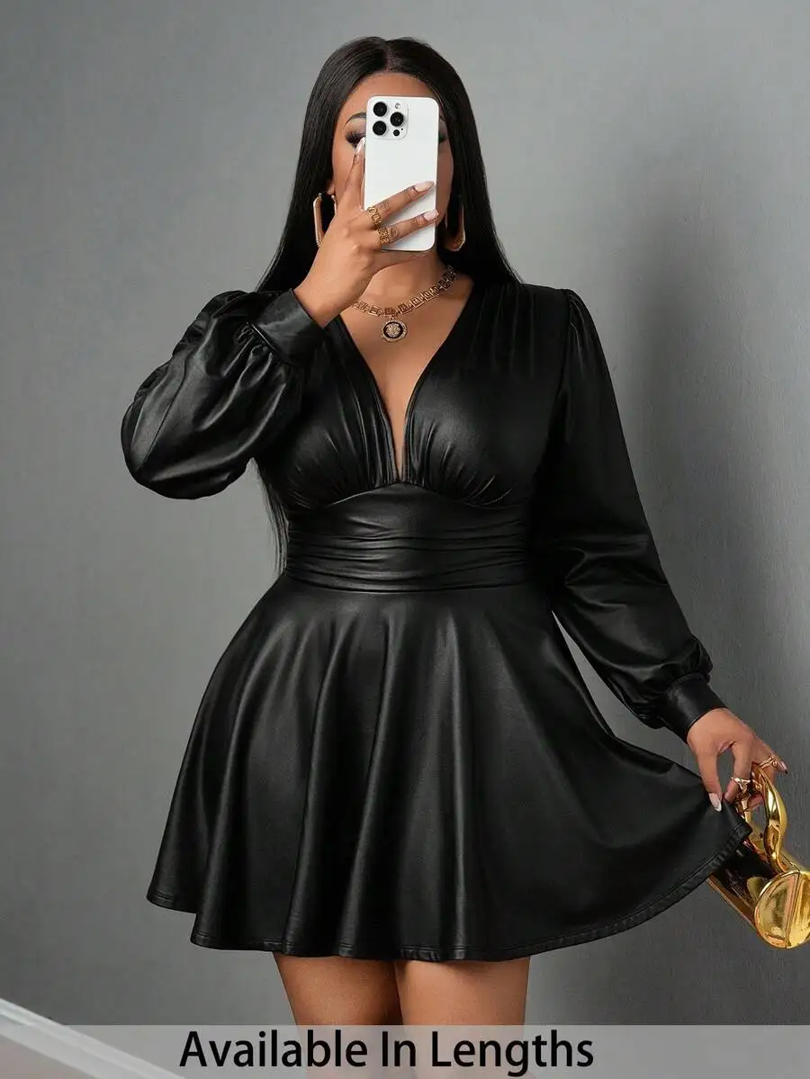 Черное мини-платье из искусственной кожи с V-образным вырезом, пэплумом и пышными рукавами
Черное мини-платье из искусственной кожи с V-образным вырезом, пэплумом и пышными рукавами