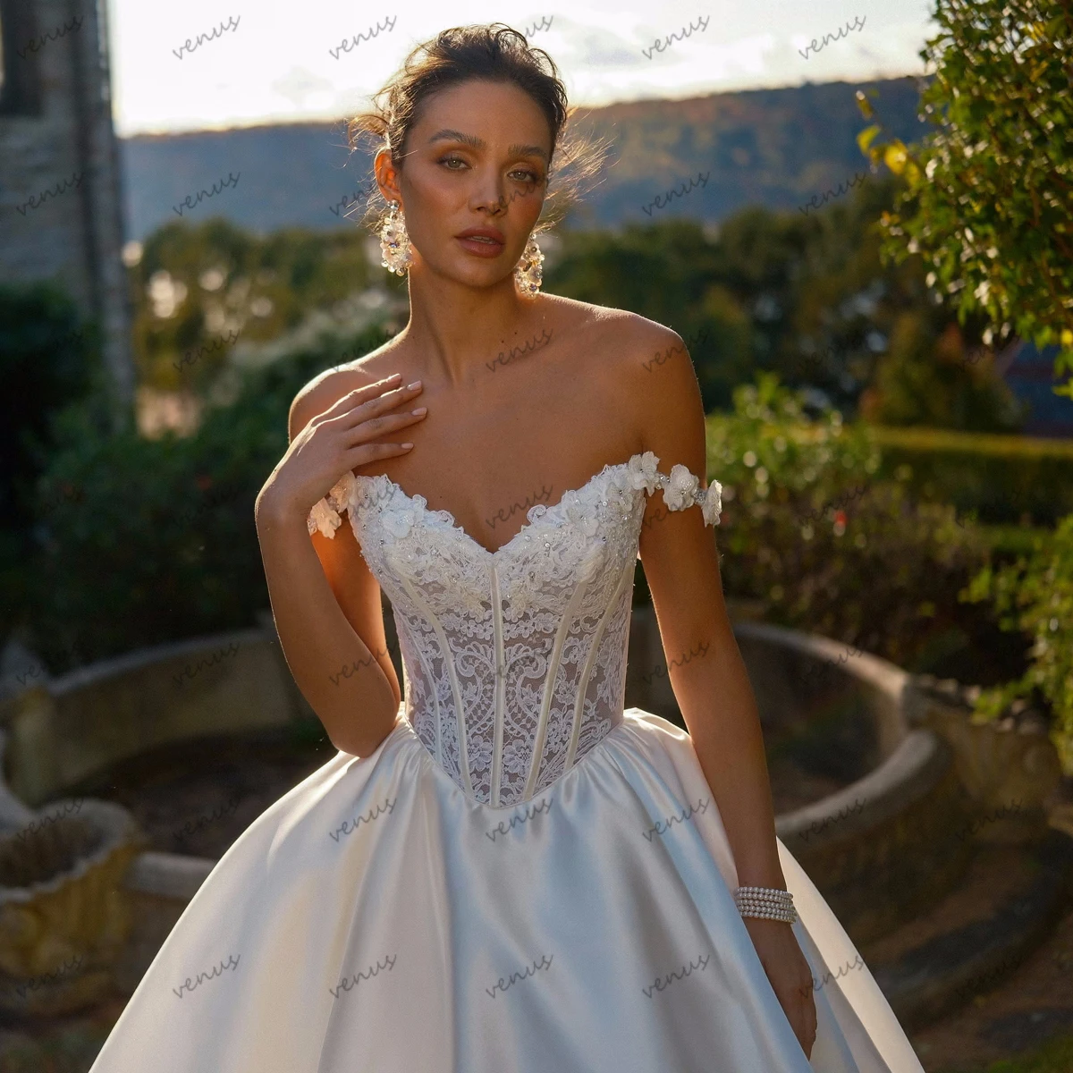 Vintage Wedding Dresses A Line Satin Bridal Gowns Lace Appliques Off The Shoulder Robes For Women Vestidos De Novia Customized
Vintage Wedding Dresses A Line Satin Bridal Gowns Lace Appliques Off The Shoulder Robes For Women Vestidos De Novia Customized
