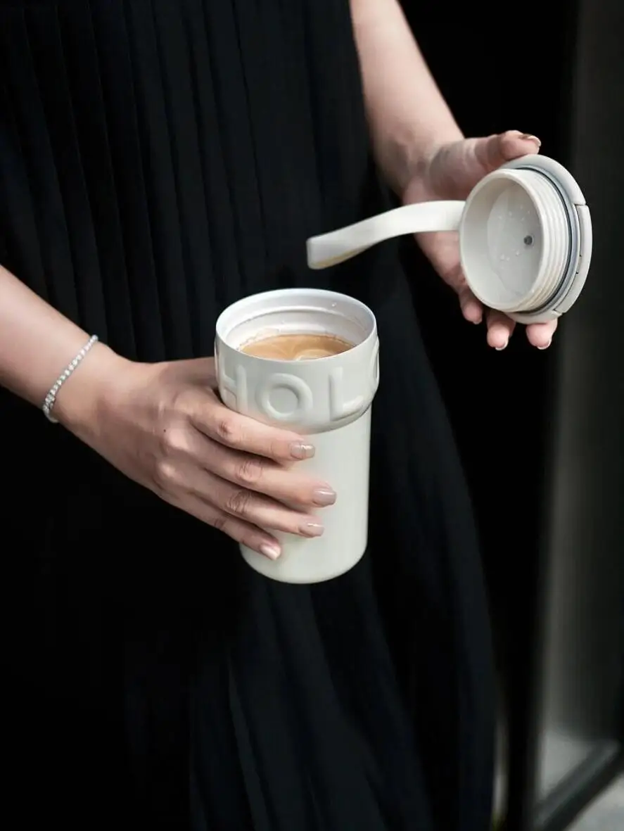 Portable Cerc Inner Lid Coffee Cup Water Cup Women High Aesthetic Value Insulated Cooling Cup Holoholo Sweet Cone Cup
Portable Cerc Inner Lid Coffee Cup Water Cup Women High Aesthetic Value Insulated Cooling Cup Holoholo Sweet Cone Cup