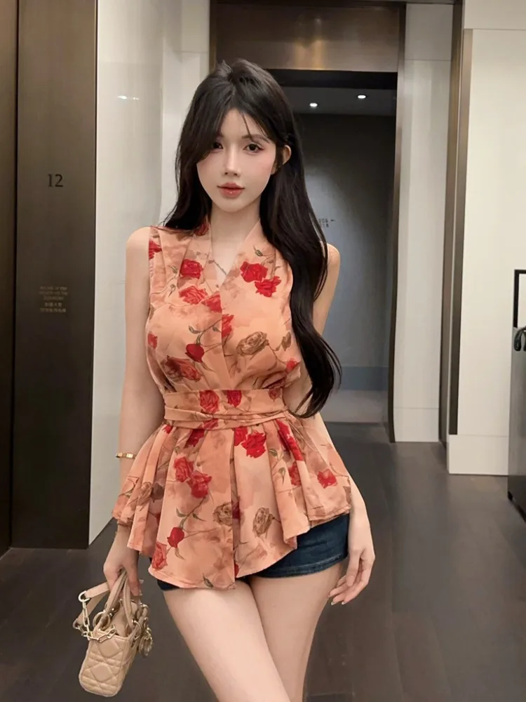 Женская блузка без рукавов с V-образным вырезом и поясом, с ретро-принтом, приталенная, для весны-лета, с эффектом стройности, в стиле Citywalk, с оборками по низу
Женская блузка без рукавов с V-образным вырезом и поясом, с ретро-принтом, приталенная, для весны-лета, с эффектом стройности, в стиле Citywalk, с оборками по низу