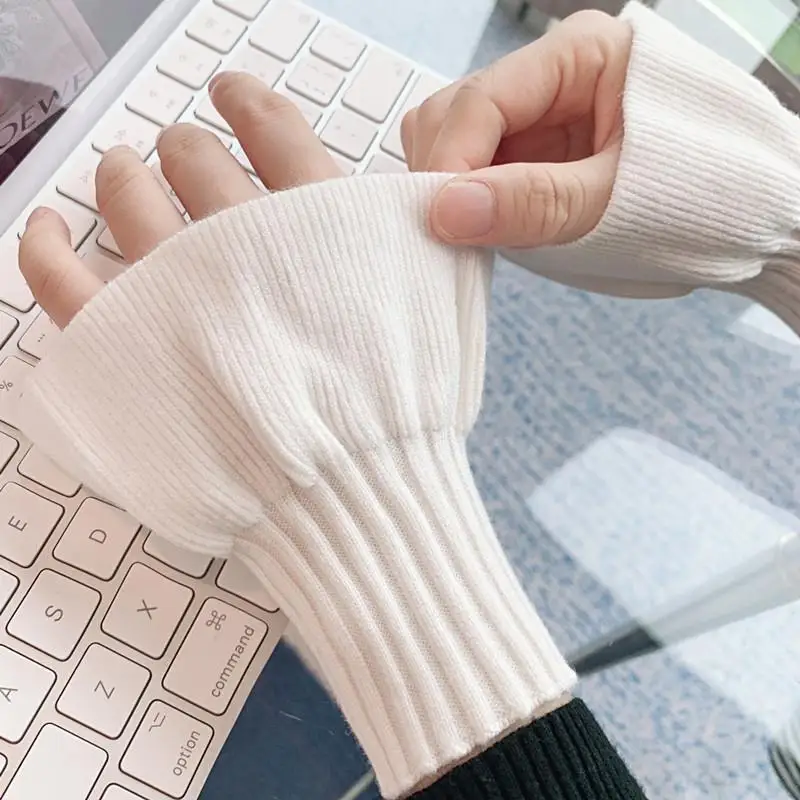 New 1 Pair Detachable Sleeves for Woman Black/White Elastic Comfortable Sleeve Autumn Spring Warm Sleeves
New 1 Pair Detachable Sleeves for Woman Black/White Elastic Comfortable Sleeve Autumn Spring Warm Sleeves
