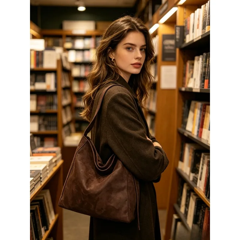 Suede Tote Bag Women 2026 New Large Capacity Simple Fashion Shoulder Bag Daily Commute Bag
Suede Tote Bag Women 2026 New Large Capacity Simple Fashion Shoulder Bag Daily Commute Bag