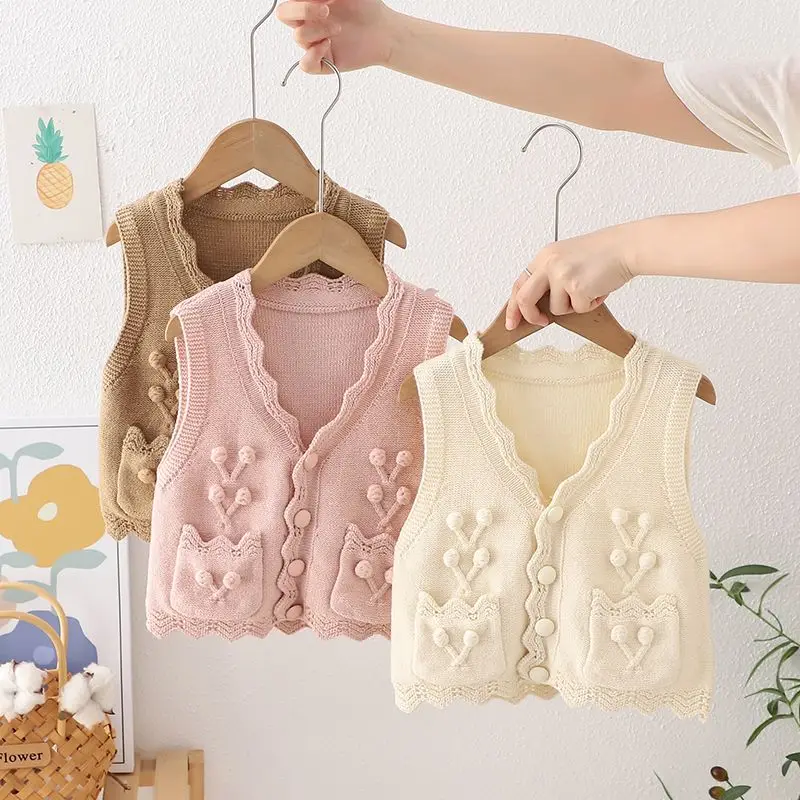 Kids Girls Embroidery Vest 2024 New Arrival Children Knitted Cardigan Autumn Winter Cotton Tops Pink Khaki Outwear Sweaters
Kids Girls Embroidery Vest 2024 New Arrival Children Knitted Cardigan Autumn Winter Cotton Tops Pink Khaki Outwear Sweaters