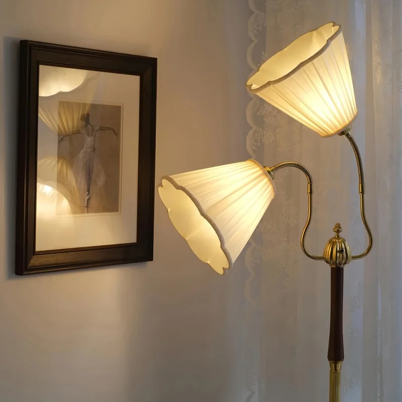French Retro Double Headed Flower Solid Wood Floor Lamp Used For Sofa Side Living Room Bedroom Vertical Light Indoor Fixtures
French Retro Double Headed Flower Solid Wood Floor Lamp Used For Sofa Side Living Room Bedroom Vertical Light Indoor Fixtures