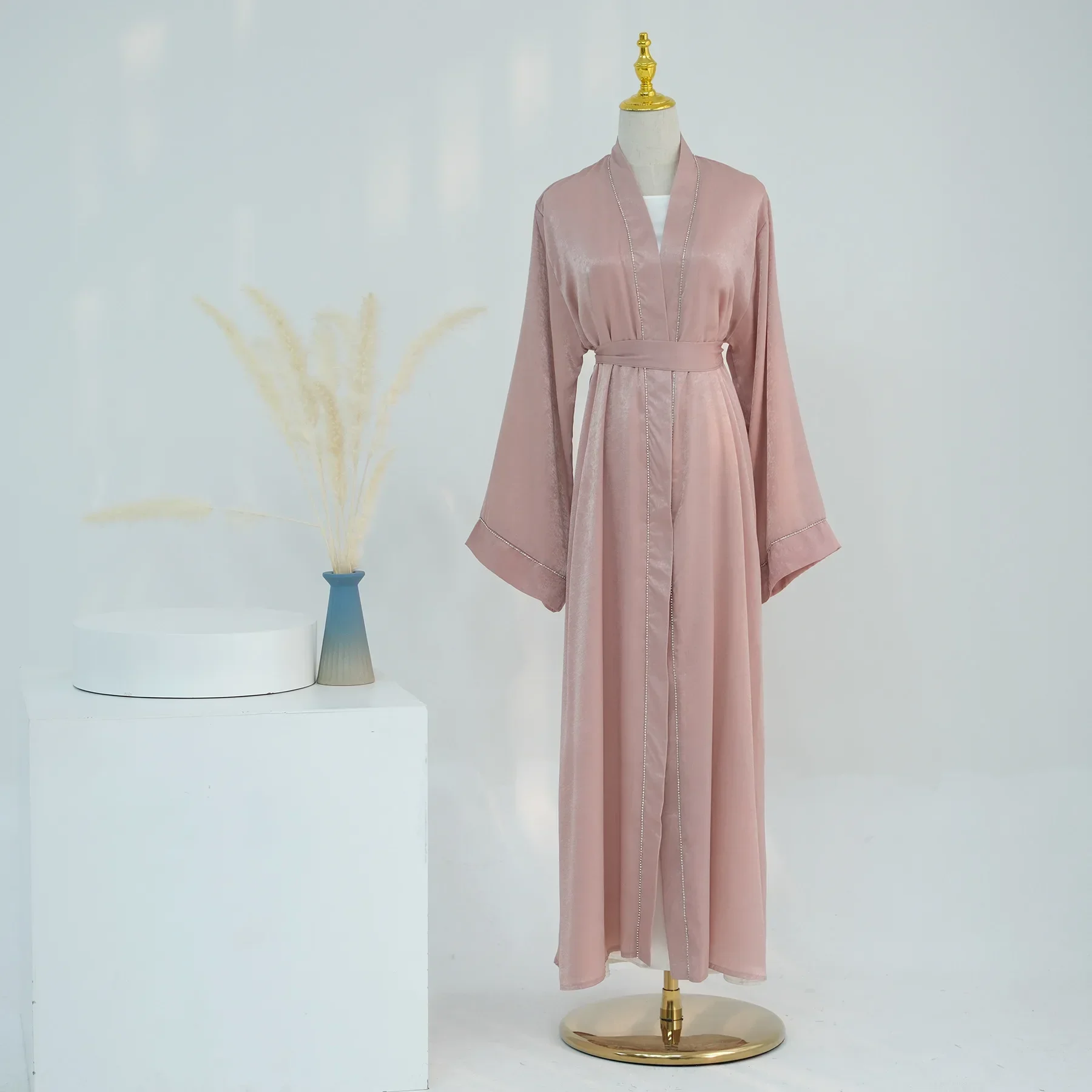 2025 Ramadan Satin Abayas for Dubai Women Kimono Cardigan Eid Djellaba Jalabiya Muslim Dress Turkey Kaftan Arabic Open Abaya New
2025 Ramadan Satin Abayas for Dubai Women Kimono Cardigan Eid Djellaba Jalabiya Muslim Dress Turkey Kaftan Arabic Open Abaya New