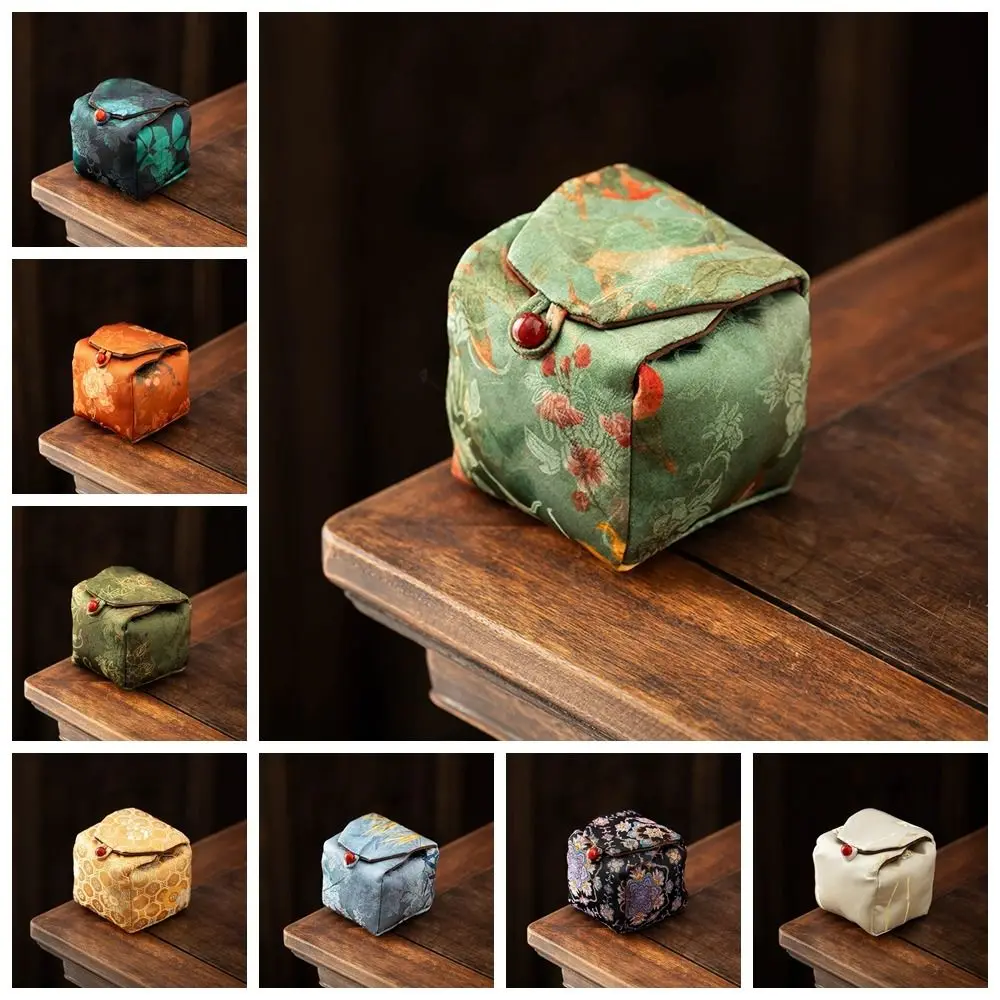 Chinese Style Tea Cup Cloth Pouch Print Breakage-proof Teaware Storage Bag Snap Button Multifunctional Small Item Pouch Purse
Chinese Style Tea Cup Cloth Pouch Print Breakage-proof Teaware Storage Bag Snap Button Multifunctional Small Item Pouch Purse