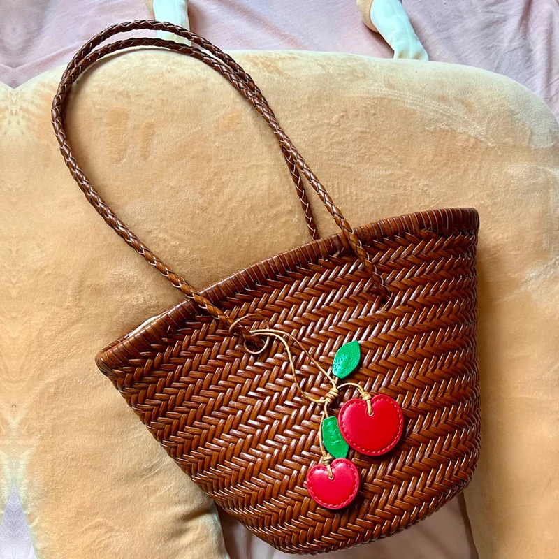 Genuine Leather Bucket Bags For Women Luxury Designer Handbags Purses 2025 New In Cowhide Hand Woven With Inner Pocket Shoulder
Genuine Leather Bucket Bags For Women Luxury Designer Handbags Purses 2025 New In Cowhide Hand Woven With Inner Pocket Shoulder