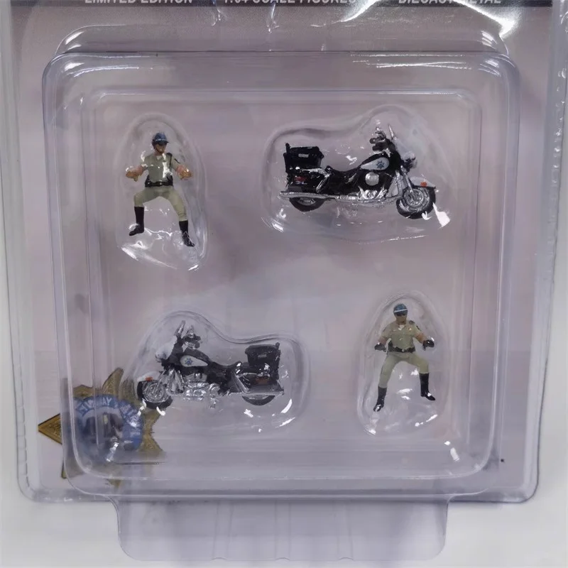 1/64 Scale Modern American Highway Patrol police With Motocycle Scene Accessory DIY Miniature Action Figure Display Collection
1/64 Scale Modern American Highway Patrol police With Motocycle Scene Accessory DIY Miniature Action Figure Display Collection