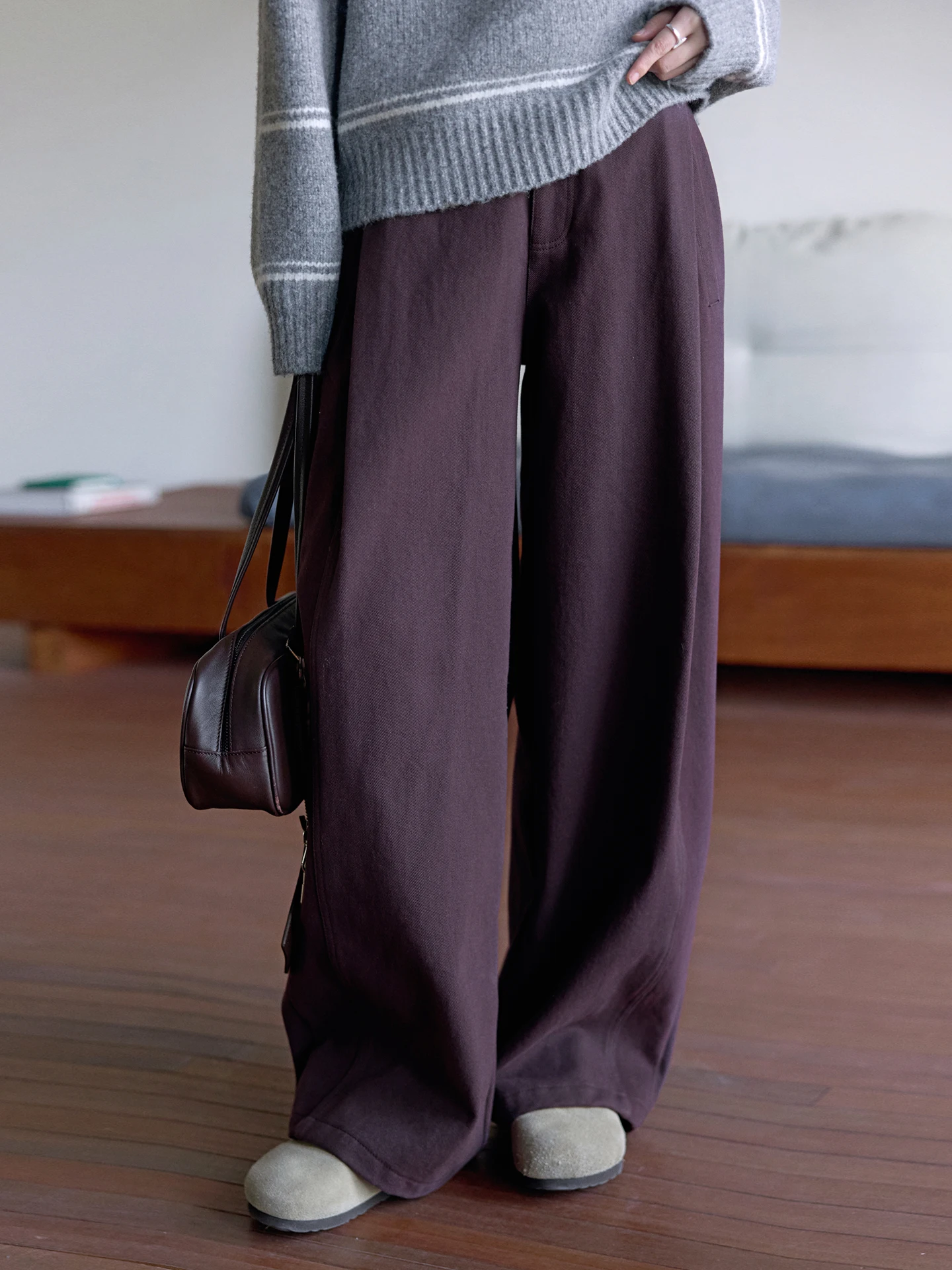 Laid-back Berry Purple Fleece-lined Straight-leg Women's Casual Pants Winter Warm Trousers High-waist Zipper Pocket Detail
Laid-back Berry Purple Fleece-lined Straight-leg Women's Casual Pants Winter Warm Trousers High-waist Zipper Pocket Detail