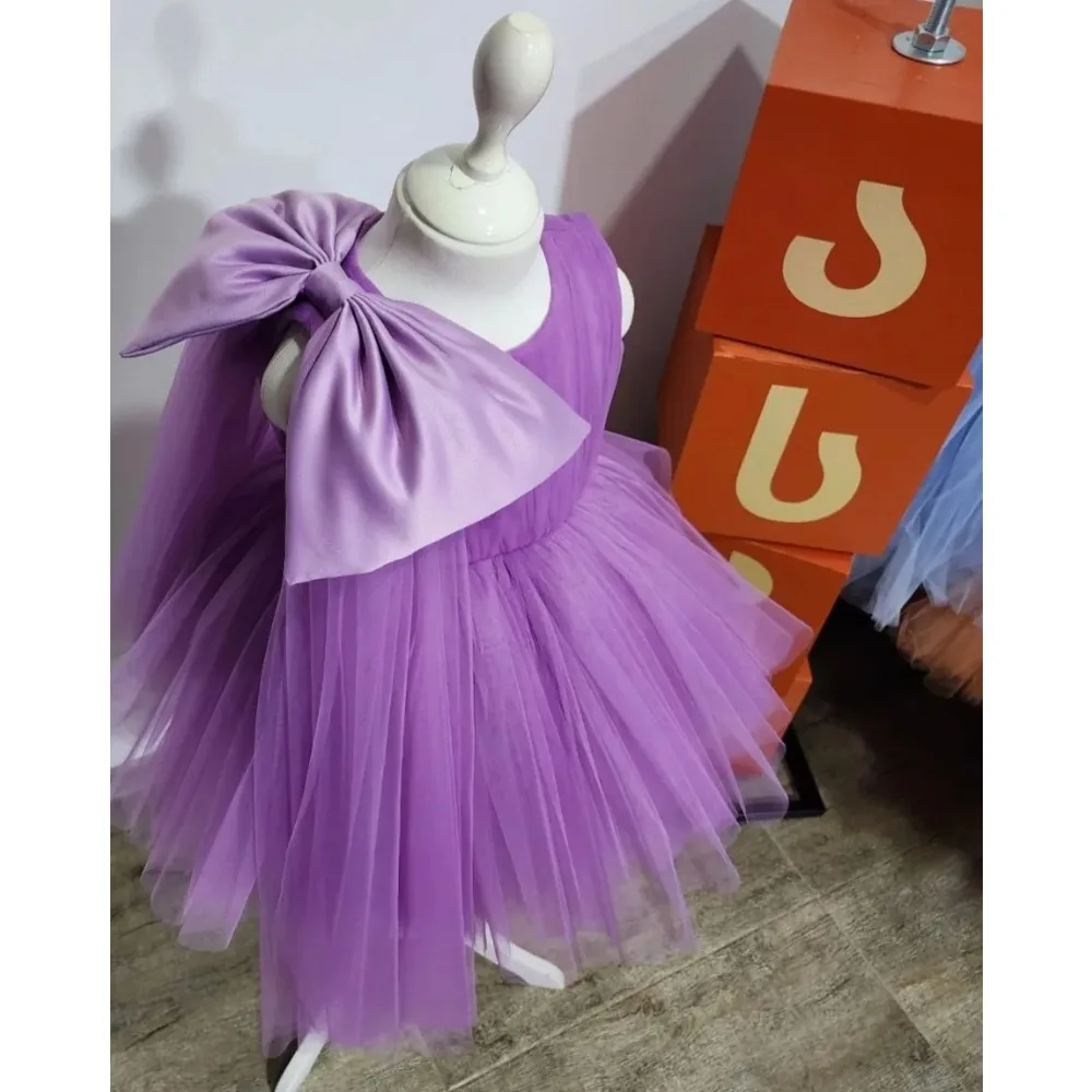 Customized Tulle Flower Girl Dress for Wedding 2026 Layered Mini Ball Gown Bow Short Birthday Party First Communion Kids Gowns
Customized Tulle Flower Girl Dress for Wedding 2026 Layered Mini Ball Gown Bow Short Birthday Party First Communion Kids Gowns