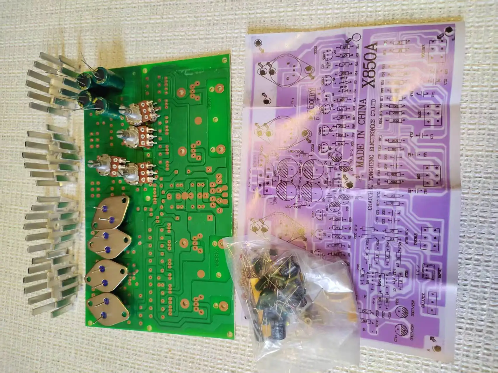 1 комплект X850A двухканальный комплект платы усилителя высокой мощности, электронный усилитель, набор компонентов «сделай сам»
1 комплект X850A двухканальный комплект платы усилителя высокой мощности, электронный усилитель, набор компонентов «сделай сам»