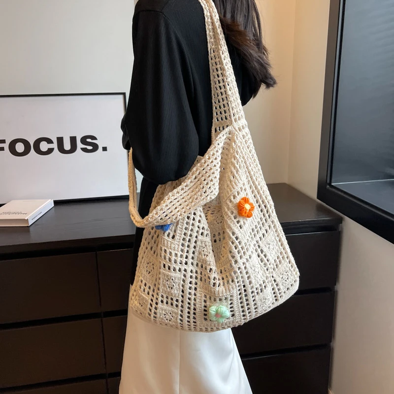 Designer Flower Knitted Handbags Female Large Capacity Totes Women's Pack Summer Beach Bag Purses Hollow Woven Shoulder Bags
Designer Flower Knitted Handbags Female Large Capacity Totes Women's Pack Summer Beach Bag Purses Hollow Woven Shoulder Bags
