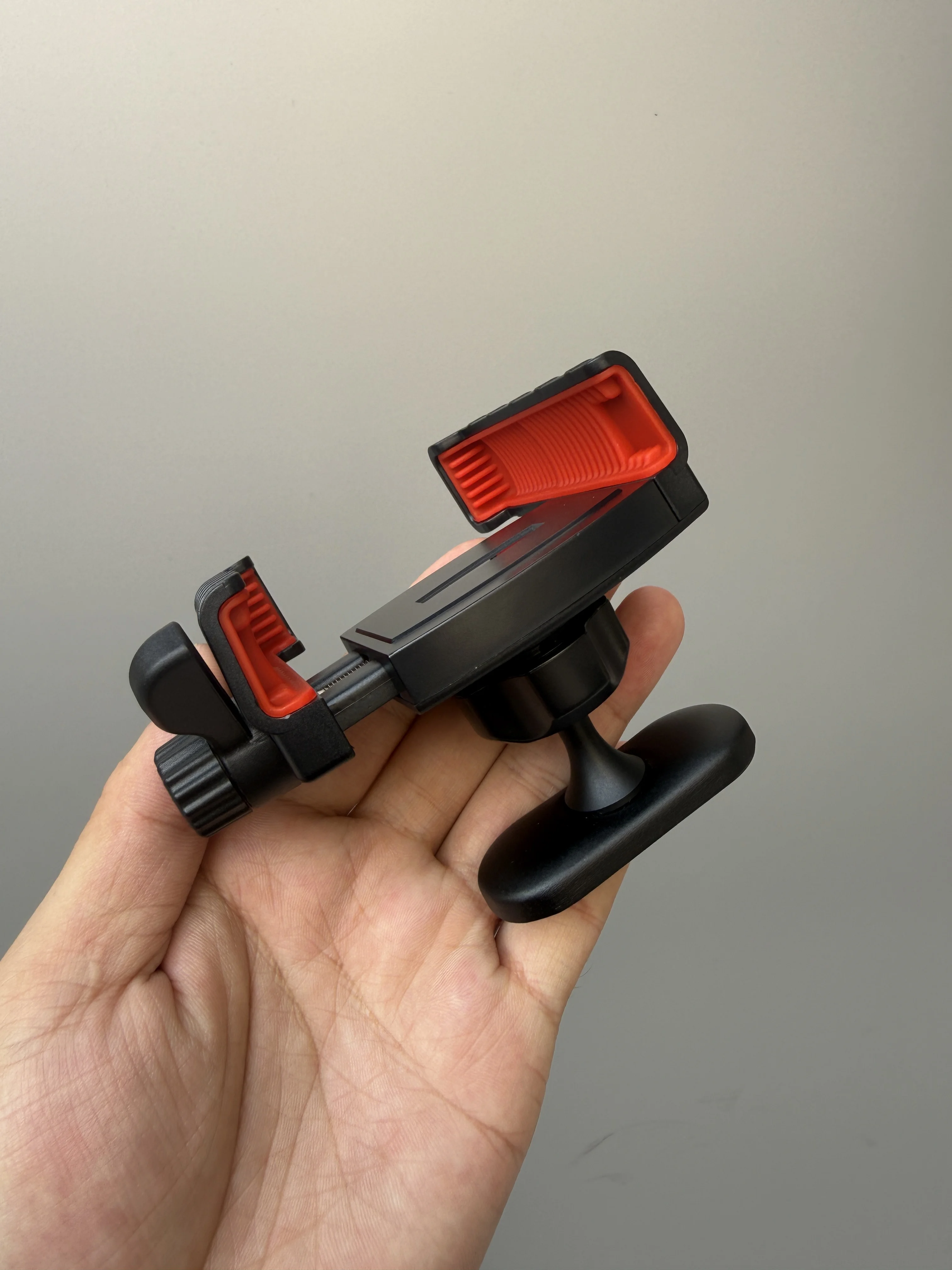 Shockproof All Aluminum Magnetic Suction Phone Holder Clip for Sewing Machine Outdoor Recording Fitness
Shockproof All Aluminum Magnetic Suction Phone Holder Clip for Sewing Machine Outdoor Recording Fitness