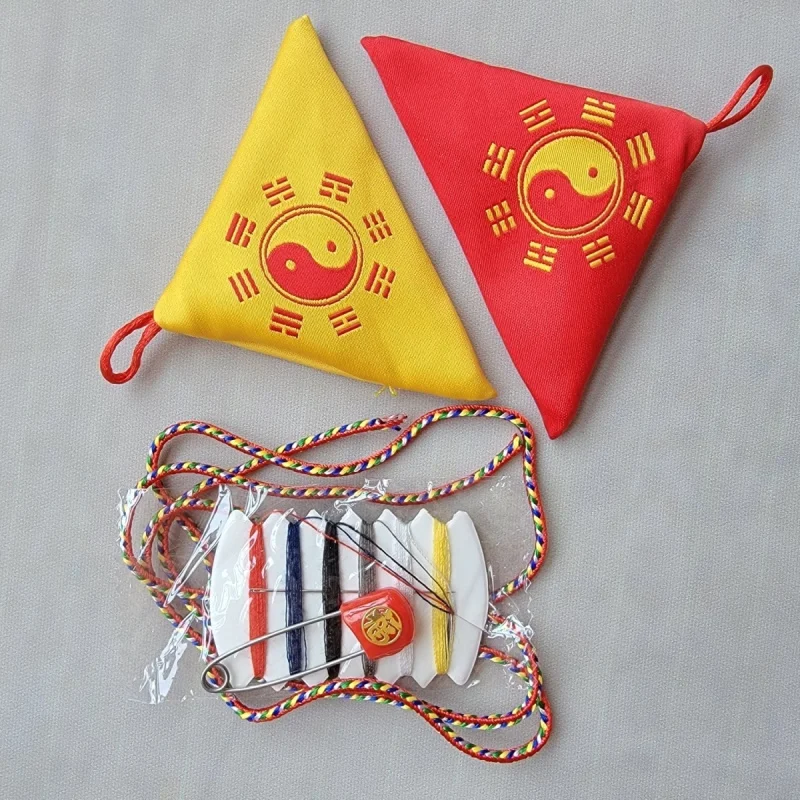 Маленькая сумка Lucky Amulet Peace Amulet, волосы плода, сумка из красной парчи, сумка для благовоний в древнем стиле, пустая сумка, изысканная сумка Lucky Bag
Маленькая сумка Lucky Amulet Peace Amulet, волосы плода, сумка из красной парчи, сумка для благовоний в древнем стиле, пустая сумка, изысканная сумка Lucky Bag