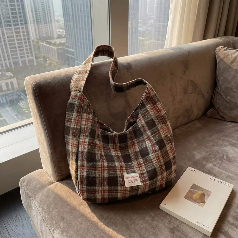 Women's Bag High-end Fashion Versatile Shoulder Bag Casual Simple Large Capacity Tote Bag Messenger Bag
Women's Bag High-end Fashion Versatile Shoulder Bag Casual Simple Large Capacity Tote Bag Messenger Bag