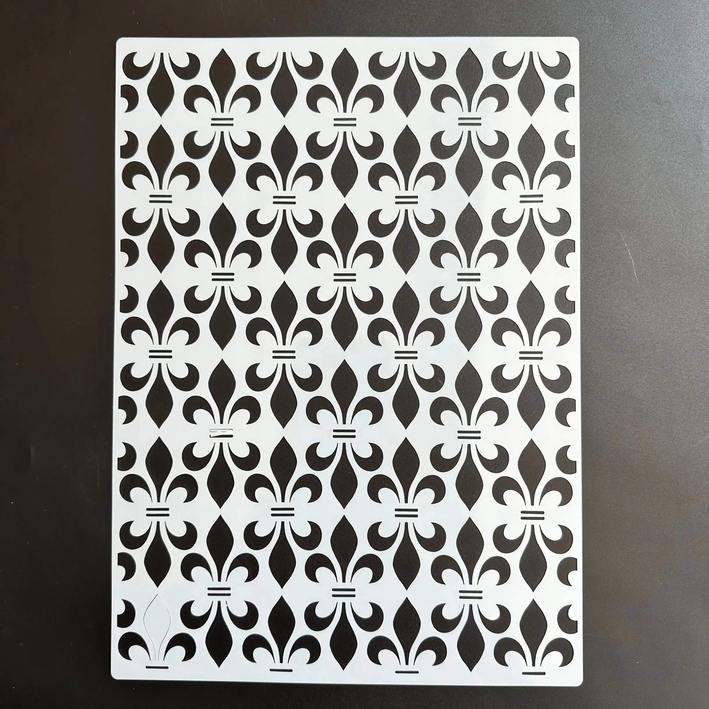 A4 Graffiti layer template,stencils painting, wall stencil , scrapbook, coloring, embossing, album decoration painting 29 * 21cm
A4 Graffiti layer template,stencils painting, wall stencil , scrapbook, coloring, embossing, album decoration painting 29 * 21cm