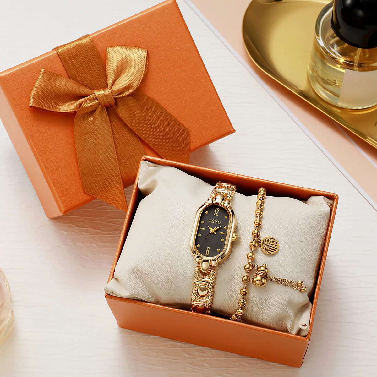 Vintage Gold Oval Watch & Jewelry Set - Retro Engraved Band Watch, Lucky Bead & Fortune Charm Bracelets, Elegant Accessory for D
Vintage Gold Oval Watch & Jewelry Set - Retro Engraved Band Watch, Lucky Bead & Fortune Charm Bracelets, Elegant Accessory for D