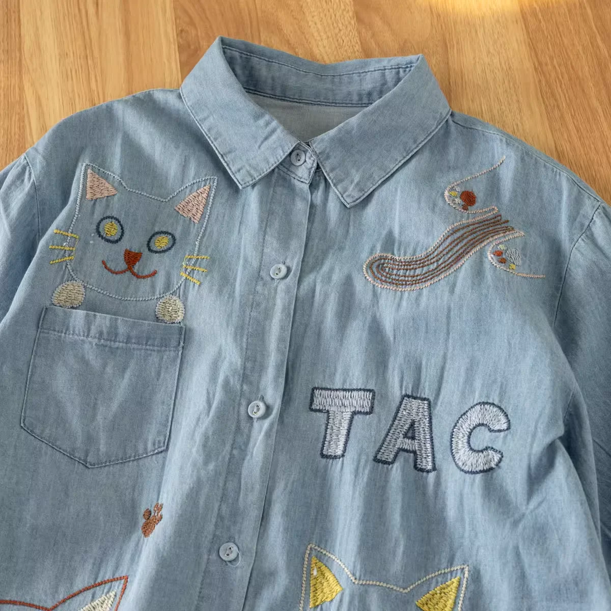 Mori girl Japan style harajuku fashion cartoon cat embroidery denim shirts short sleeve blouses for women summer tops
Mori girl Japan style harajuku fashion cartoon cat embroidery denim shirts short sleeve blouses for women summer tops